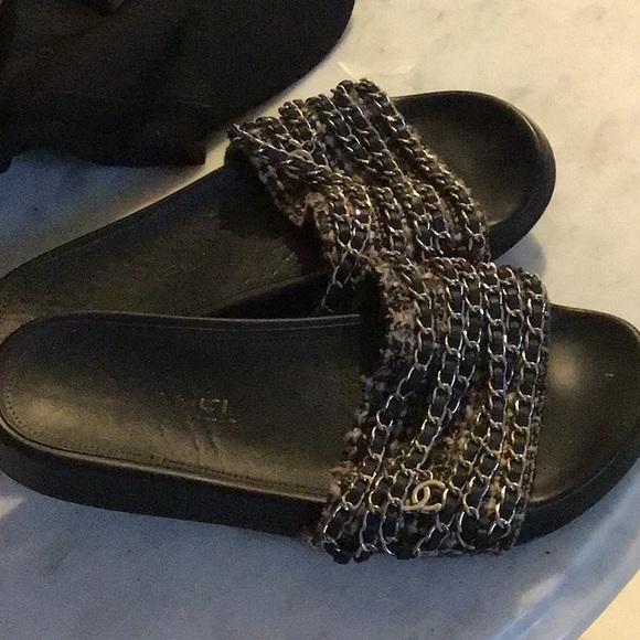 Chanel slides - Picture 2 of 5